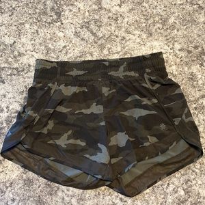 Athleta Printed Mesh Racer Shorts 4”